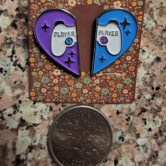Heart-Shaped Gamer "Player" Game Console  Design Enamel Pin Set - Picture 4 of 4